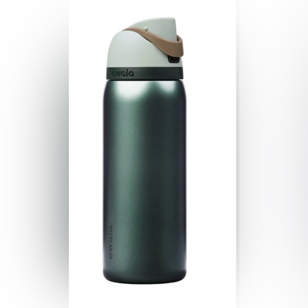 Special Edition Holiday Owala 32oz
Stainless Steel FreeSip Water Bottle
